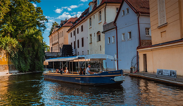 Schifffahrt zum Teufelsbach Schifffahrt zum Teufelsbach