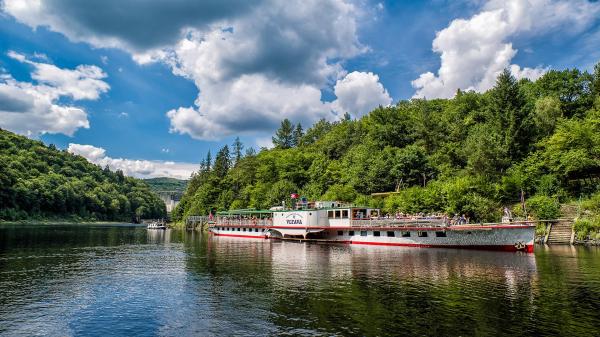 Schifffahrt nach Slapy Schifffahrt nach Slapy