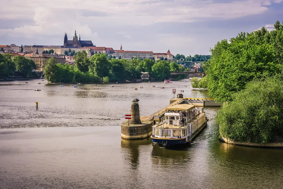 Hodinová plavba po Vltavě č. 7