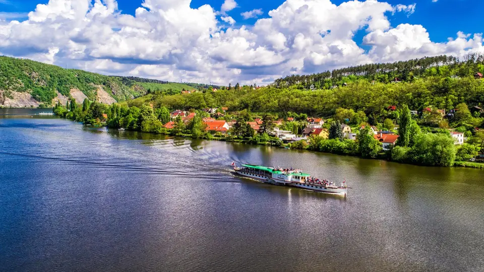Plavby na Slapy č. 13