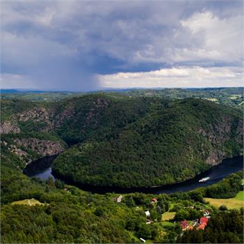 All-inclusive cruise to Slapy | Prague Boats