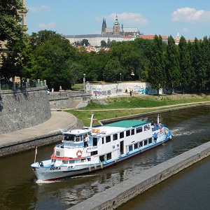 A Tip for the Weekend: A Boat Cruise to the Zoo 