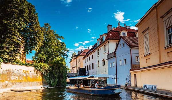 Schifffahrt in die Čertovka