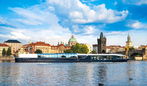 Mittagessen auf dem Schiff